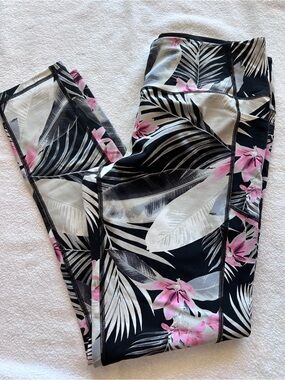 Victoria's Secret Black, White & Pink Tropical Print Leggings